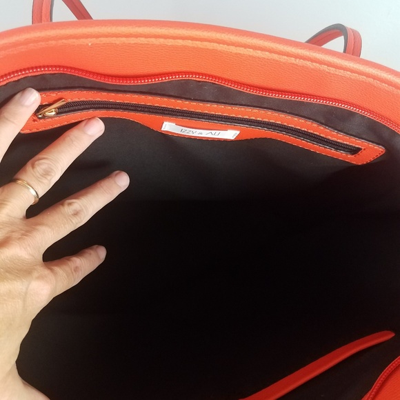 NWT Izzy & Ali Orange Vegan Tote - Picture 6 of 8